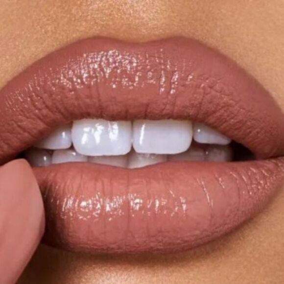 MAC Limited Edition Lipstick - Lookin Like Wealth (Matte Midtone Yellow Brown) - Picture 4 of 14